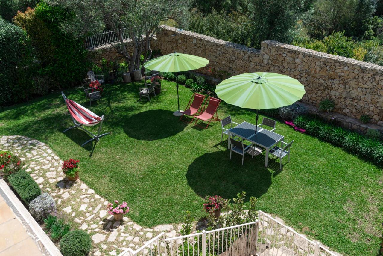 Stardust Guesthouse Аугуста Екстериор снимка