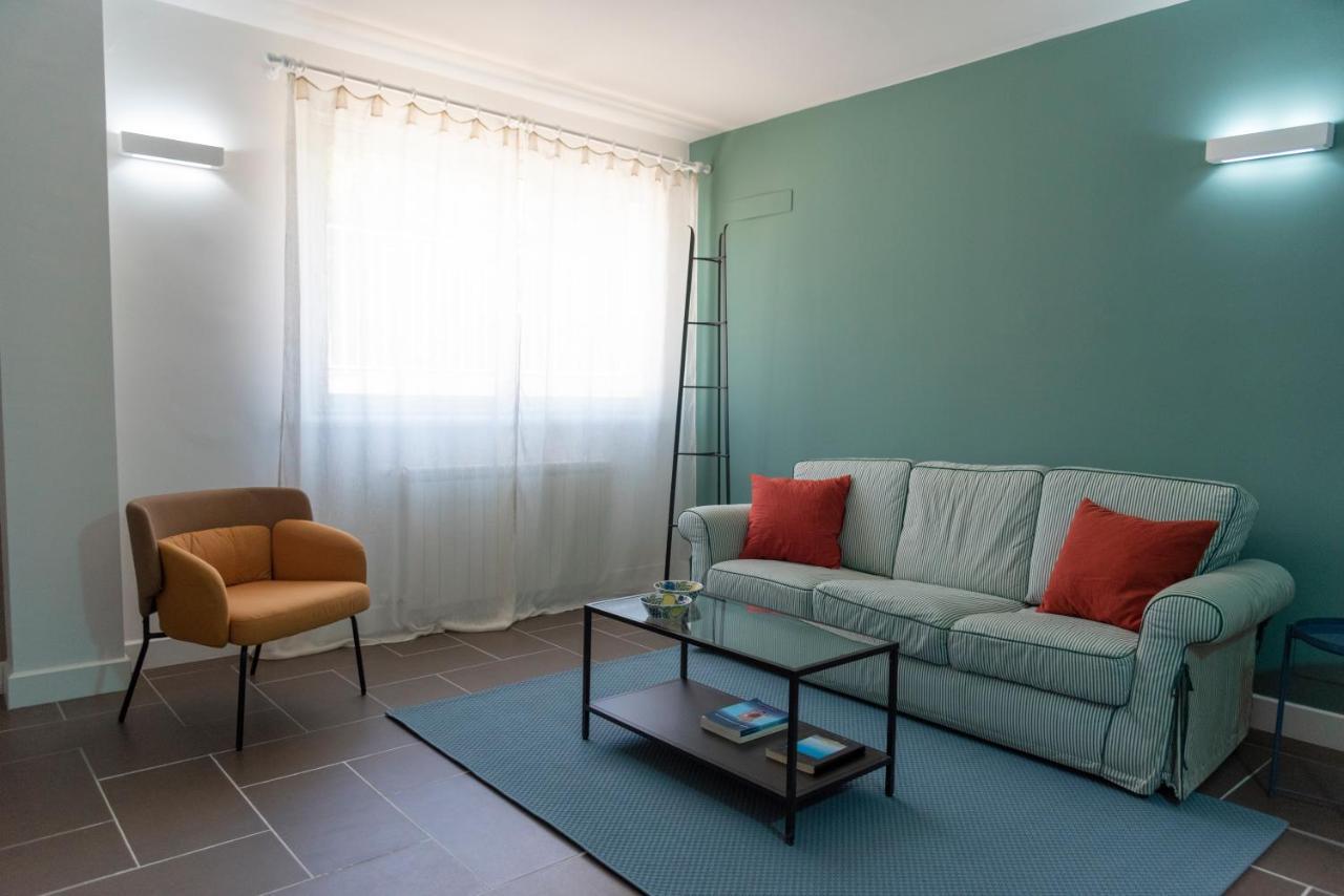 Stardust Guesthouse Аугуста Екстериор снимка